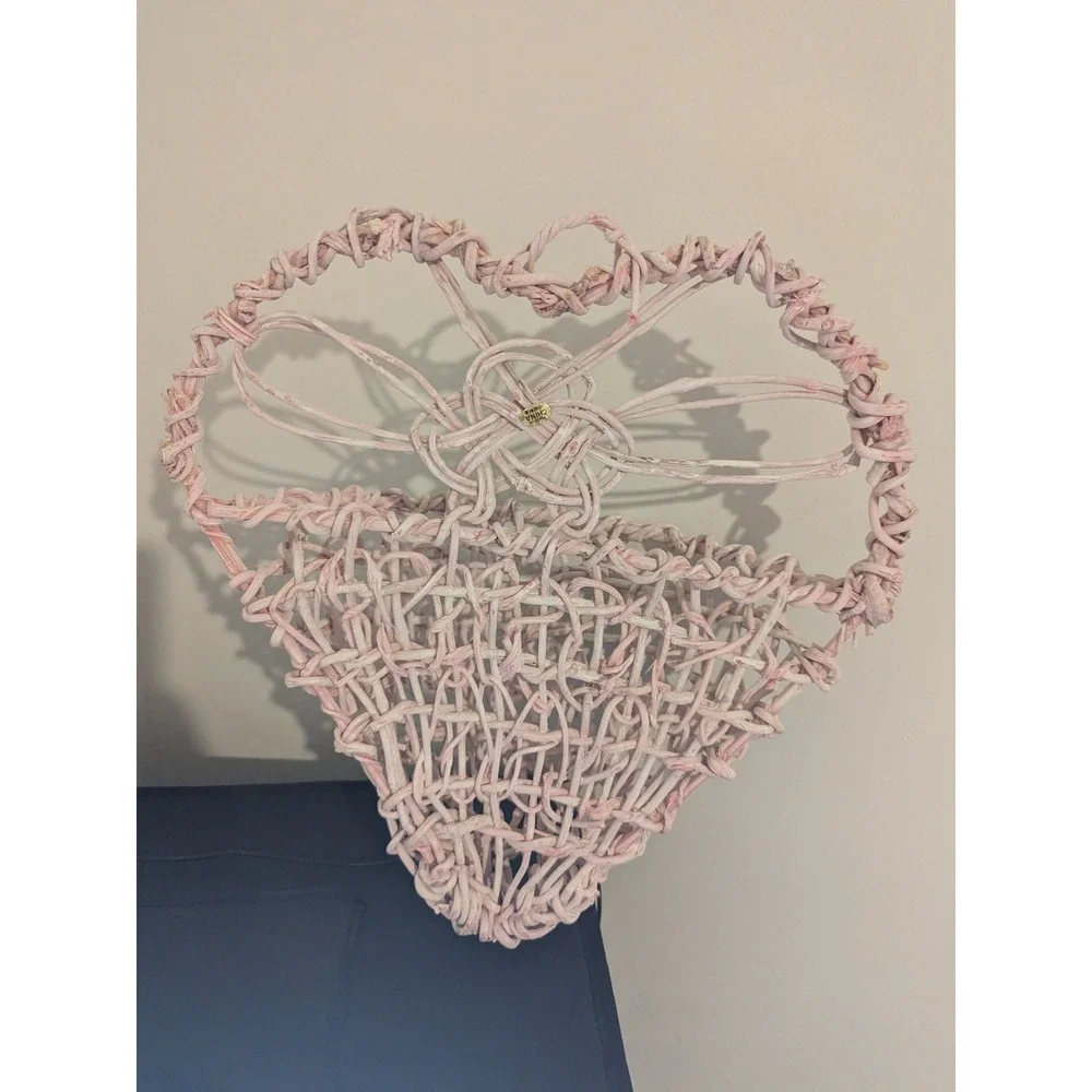 Heart Shaped Wicker Wall‎ Basket Light Pink Decorative Hanging Organizer 14x13x5